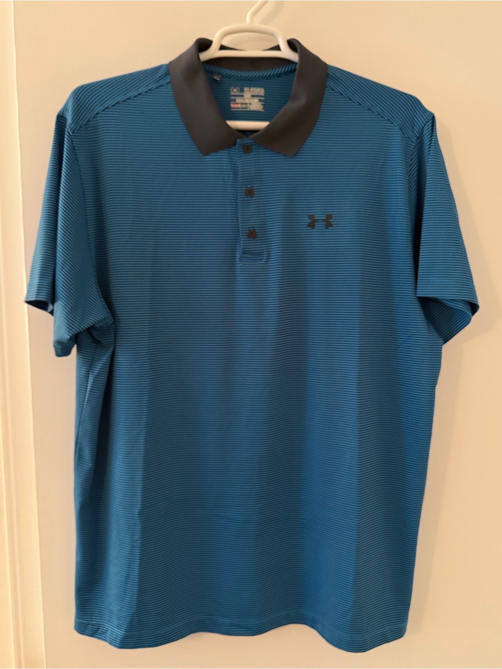Under Armour Men’s Blue Striped Polo with Black Collar 2XL Loose